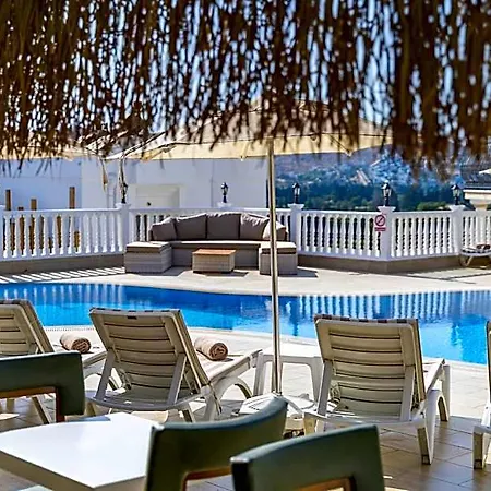 Queen Boutique Hotel
