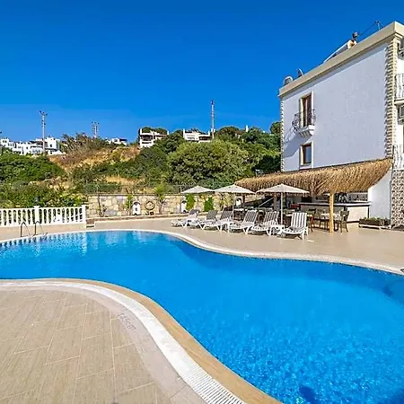 Hotel Queen Boutique 3*