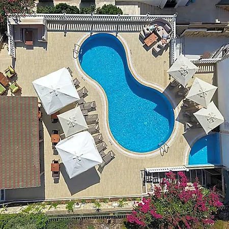 Hotel Queen Boutique 3*