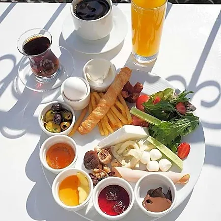 Hotel Queen Boutique 3*